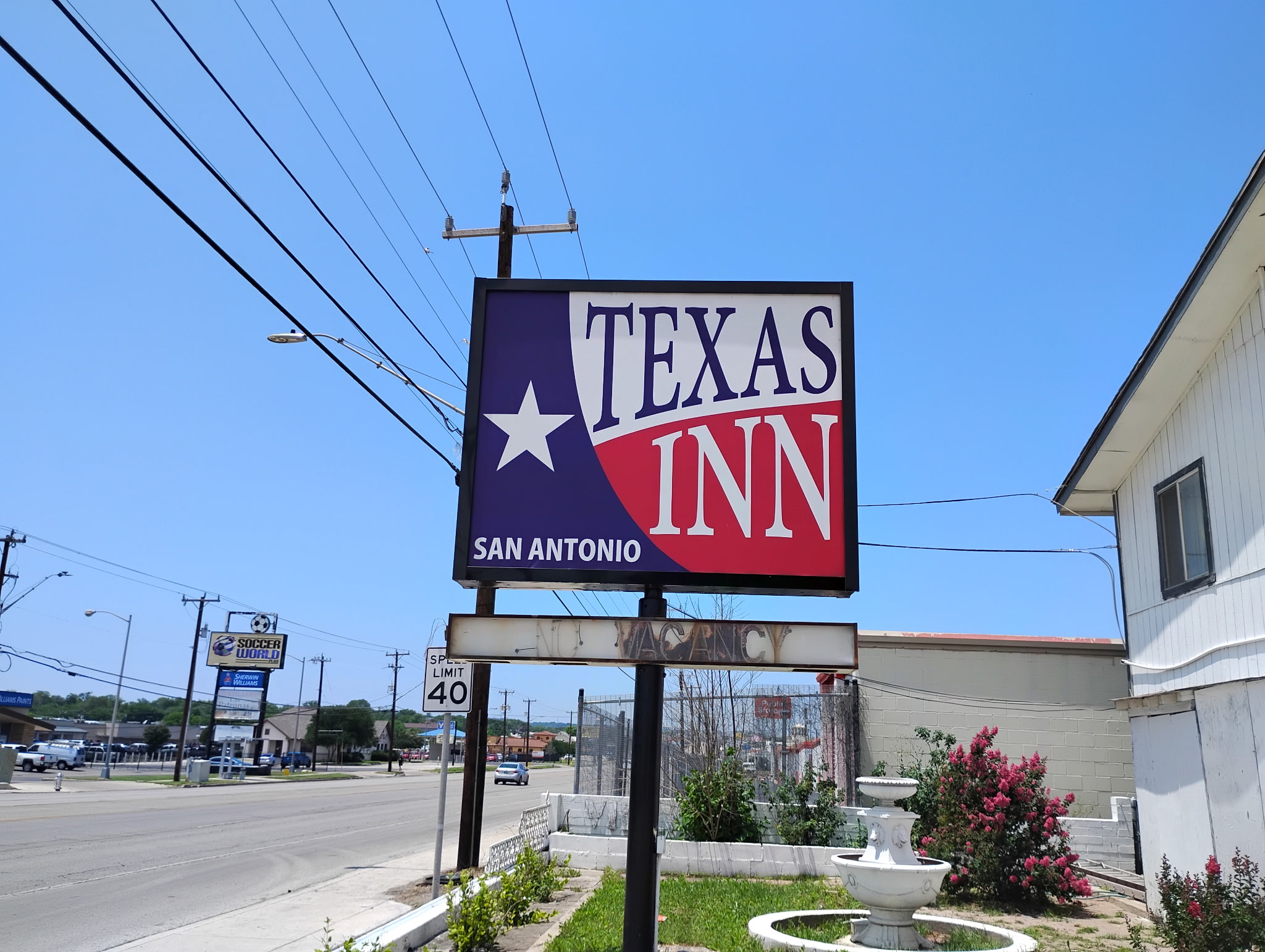 Texas Inn Sign
