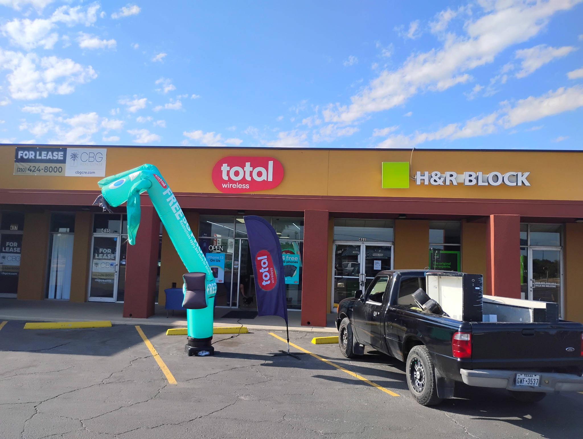 Total Wireless Storefront